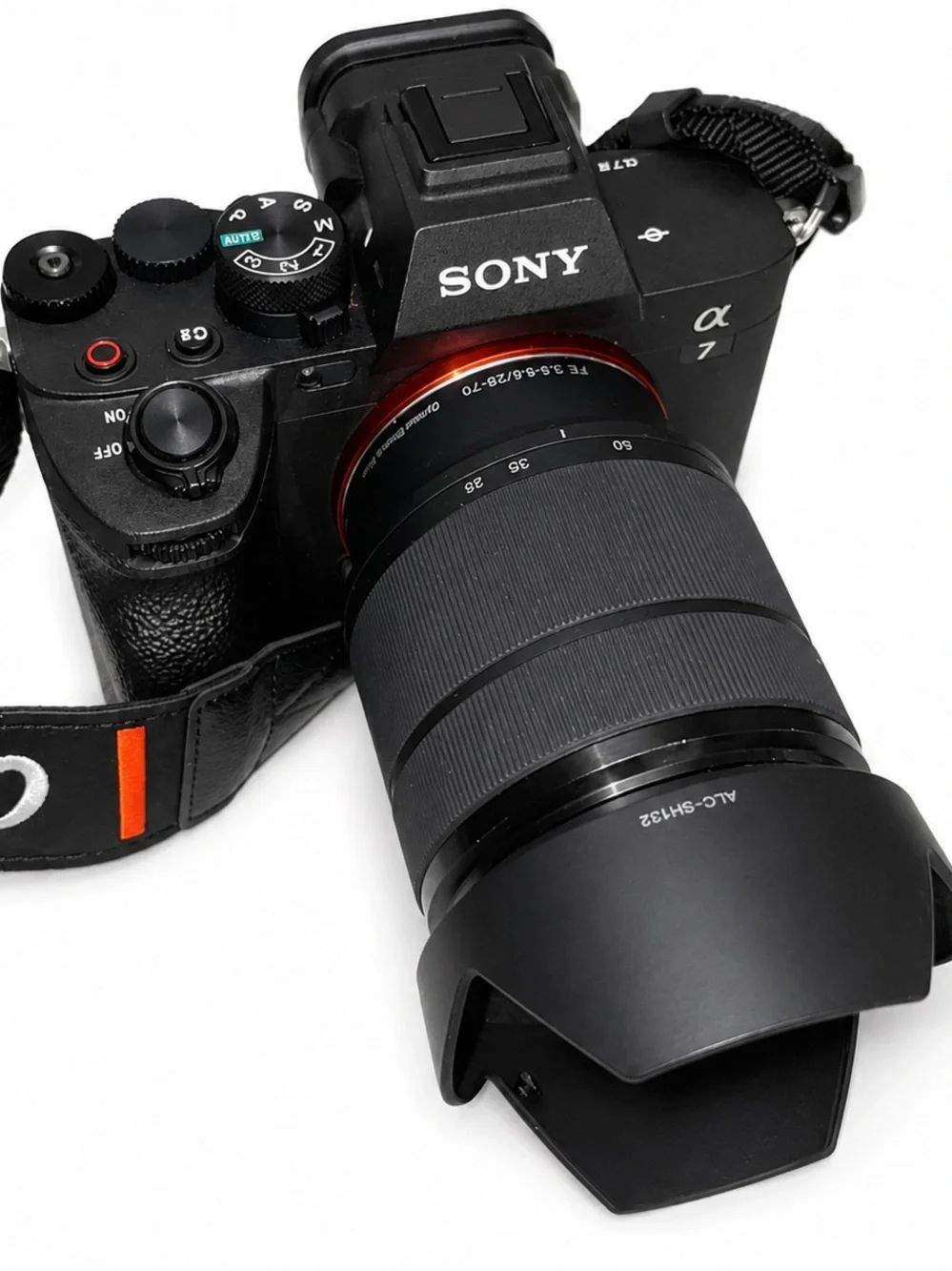 Sony Alpha a7 IV Mirrorless Camera + FE 28-70mm OSS Lens | Low Shutter Count